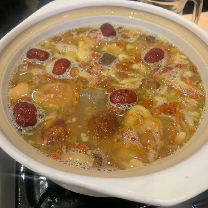 🌹2-3人份鸡汤锅，可以加涮菜