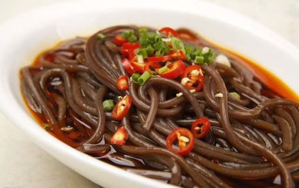酸辣厥根粉Vermicelles sauvage en vinaigrette et épicées 