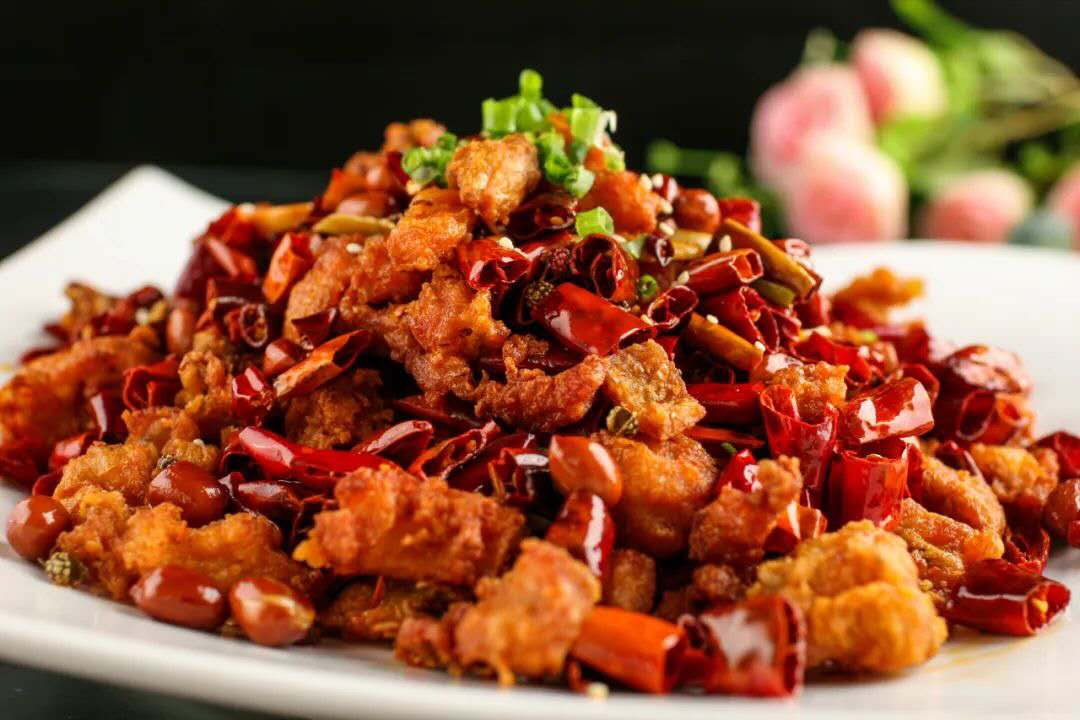 无骨辣子鸡 Poulet croustillant au piment sec épicés 
