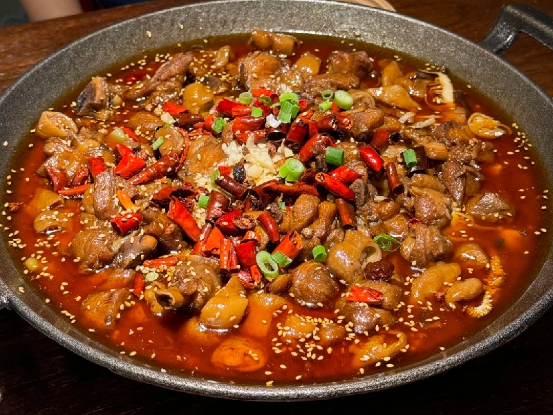 🌹裕禧肥肠火锅鸡🌶️2-3人份，可以加涮菜