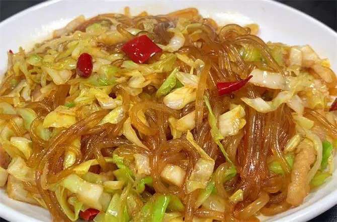 辣炒粉丝莲白 vermicelles au chou épicés 