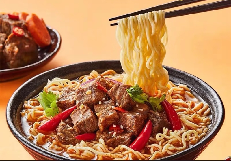 香辣牛肉汤面 Bouillon de Nouilles de riz au boeuf épicé