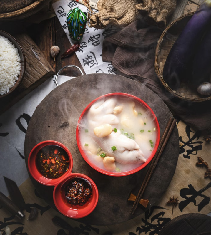 老妈蹄花汤 Bouillon de pied de porc 