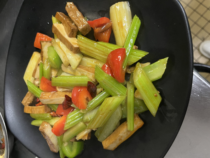 芹菜香干/Céleri et tofu séché sautés