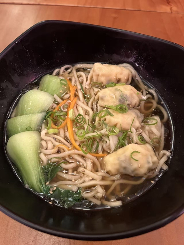 云吞面/Nouilles aux raviolis chinois