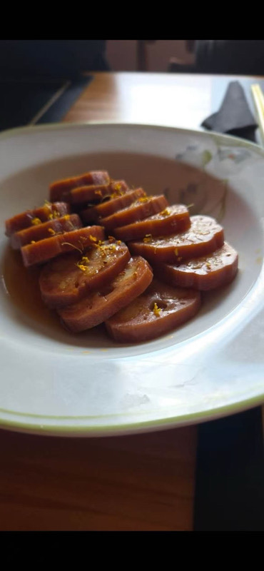 桂花糖莲藕/Lotus farci au riz gluant et sirop à la fleur d’osmanthus