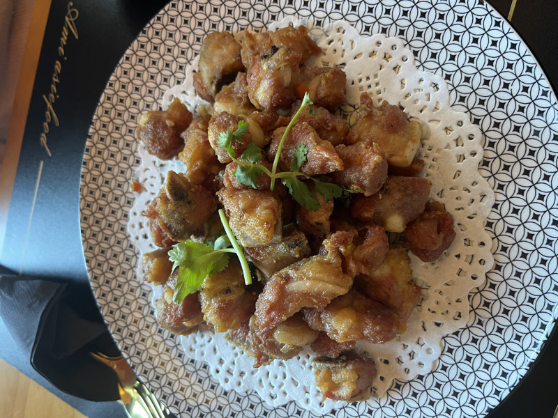 椒盐排骨/Côtes de porc croustillantes au sel et au poivre