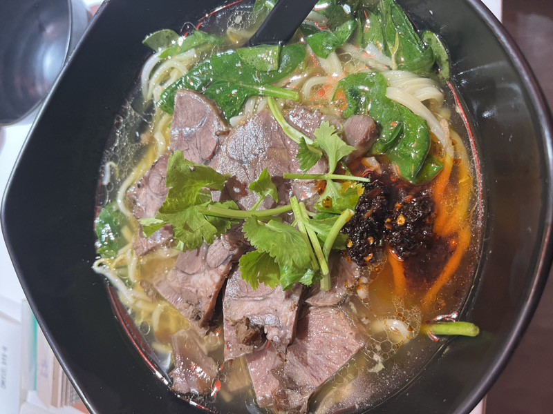 红烧牛肉面/Nouilles au bœuf braisé à la sauce soja