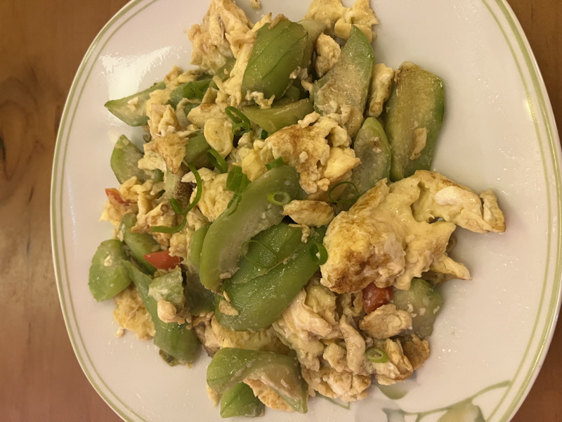 丝瓜炒蛋/Courge éponge sautée aux œufs