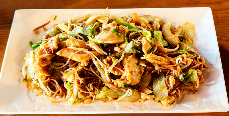 N7 Vermicelles sauté au poulet 鸡肉炒米线