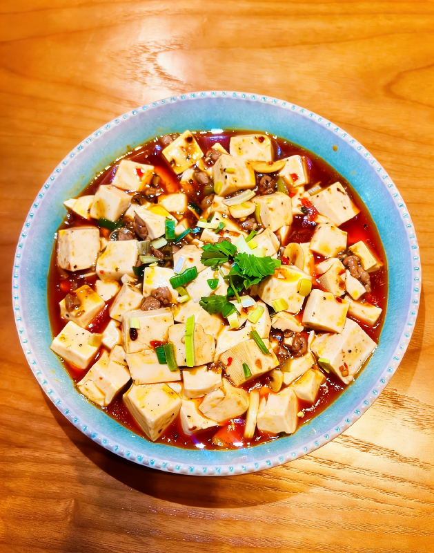 P19 Mapo tofu (à base d'émincé de bœuf, sauce piquante) 麻婆豆腐