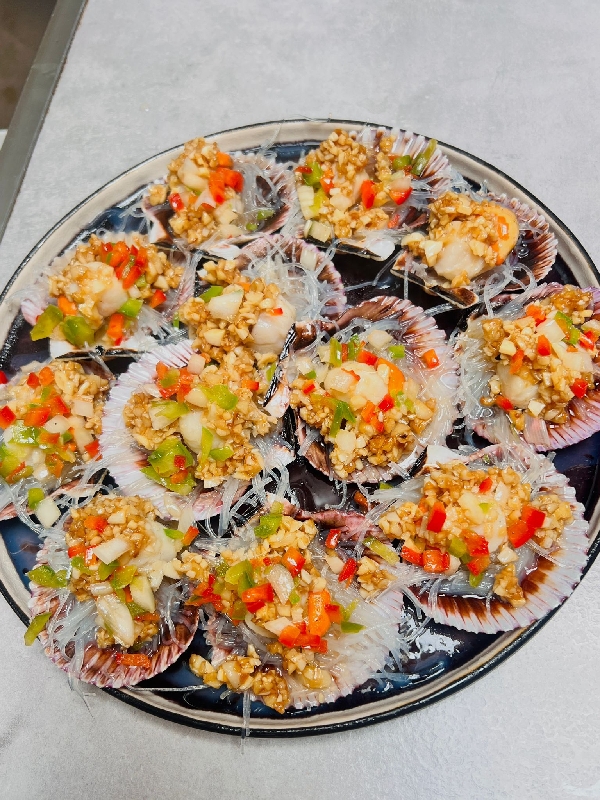 P24 St Jacques à la vabeur l'ai et aux vermicelles (piquant🌶️) 蒜蓉粉丝扇贝