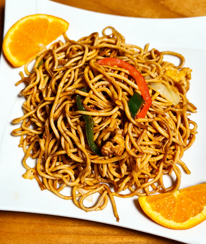 N1 Nouilles sautées aux légumes 素炒面