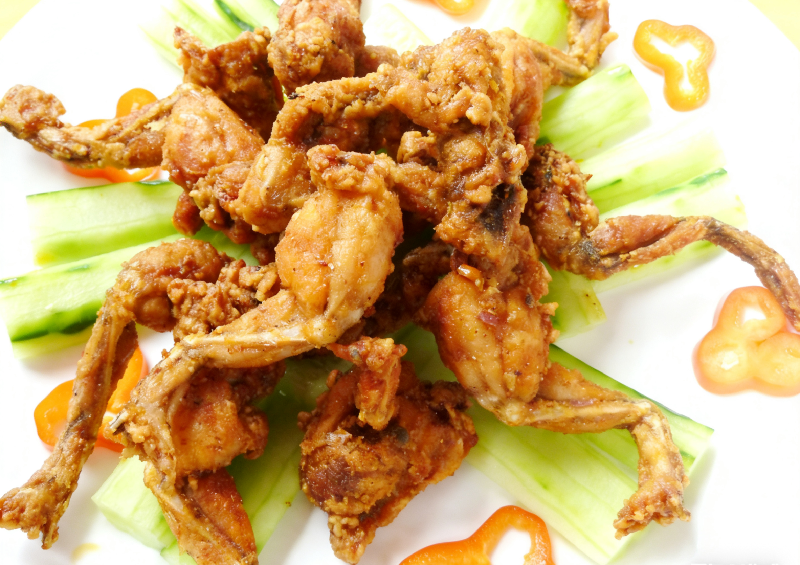 P23 Cuisse de grenouille sel et poivre 椒盐田鸡