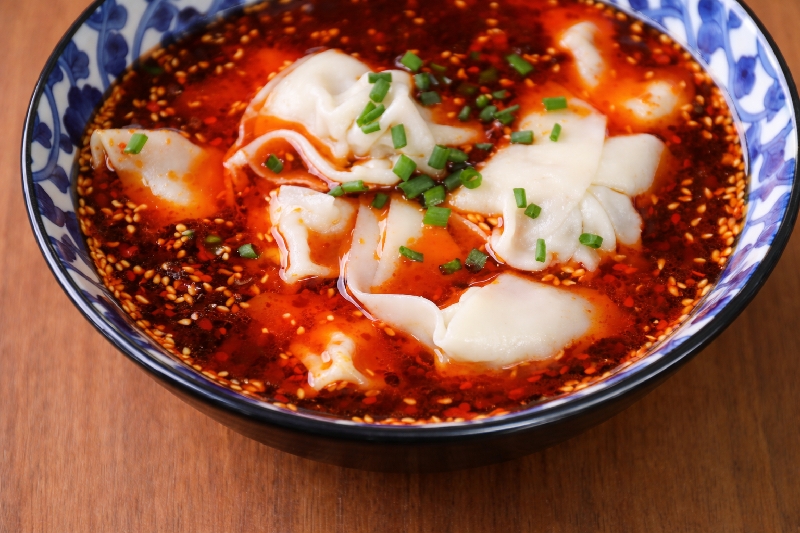 S4 Raviolis au porc sauce pimenté 红油抄手 6 pièces