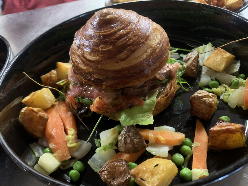 Burger feuilleté de la mer