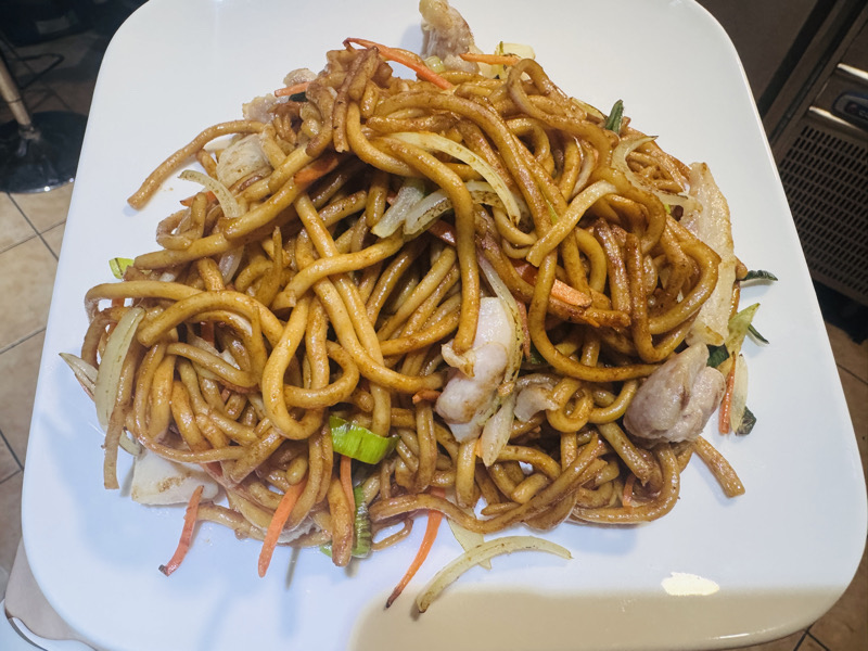 P23 Nouille sauté au poulet