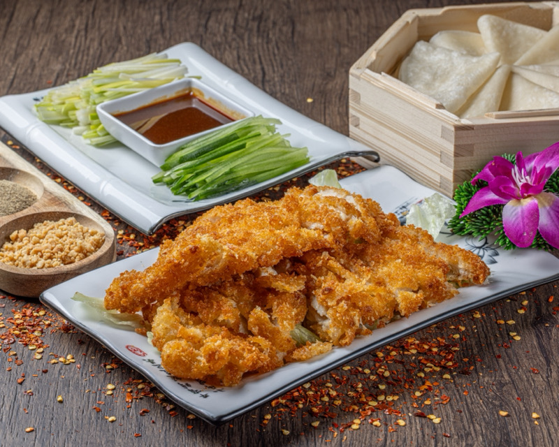 122. Poulet Croustillant :concombre,cébette ,10 Crêpes 香酥鸡