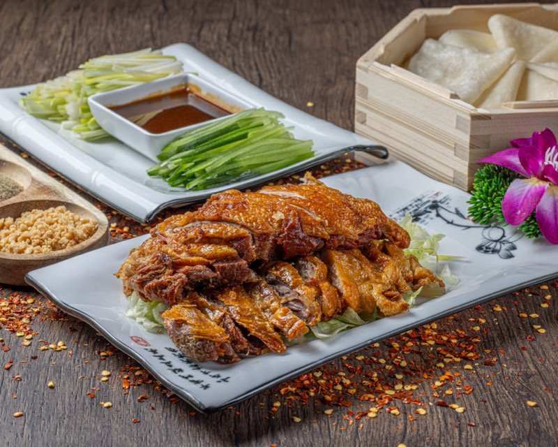 123. Canard croustillant : concombre , cébette ,10 crêpes 