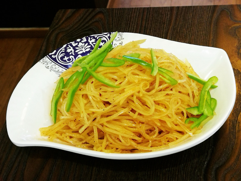 Emincé de pomme de terre au piment vert 🌶