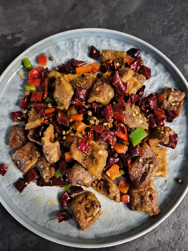 Wok de fuseau de porc épicé (nouveauté)🌶️🌶️🌶️. 麻辣干煸肥肠