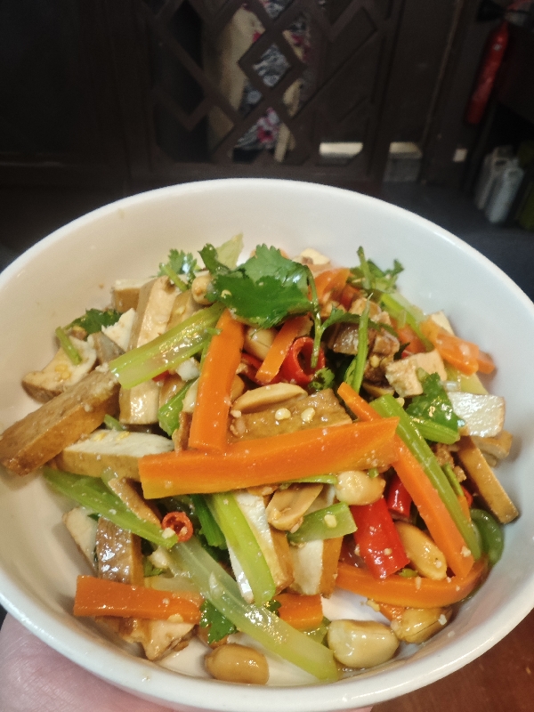 Salade de tofu pressé parfumé aux 5 épices(nouveauté),🌶️ 凉拌五香豆干🌿