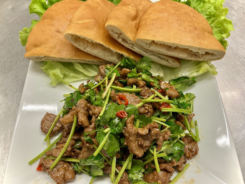 sp12 金饼泡椒羊肉 Agneau à la coriandre avec galettes 🌶️