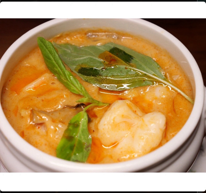 65B. Crevettes au curry et au jus de coco