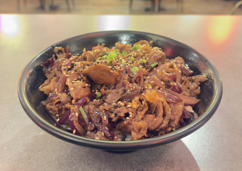 MENU BŒUF AUX OIGNONS