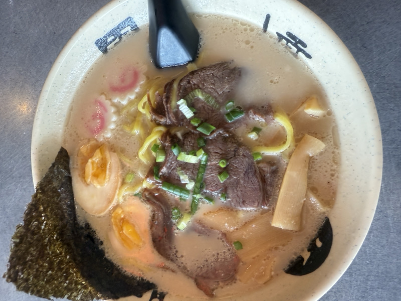 豚骨ラーメン牛肉煮込み