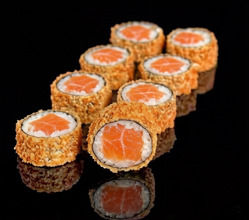 25. Maki salmón frito (8PIEZAS)