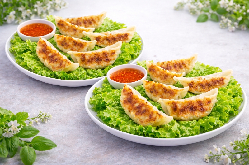 Raviolis au poulet (12 pcs)🔥 13,60 € → 10,80 € 🔥(-21%)