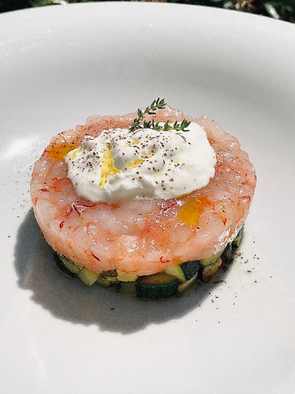 N 032 Tartare scampi avocado e burrata