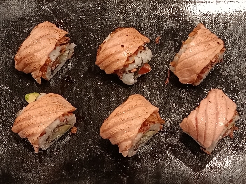 California surimi topping saumon