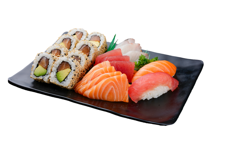 PL13. 8 California saumon avocat, 2 sushi (saumon, thon), 4 sashimi saumon, 3 sashimi thon, 3 sashimi daurade