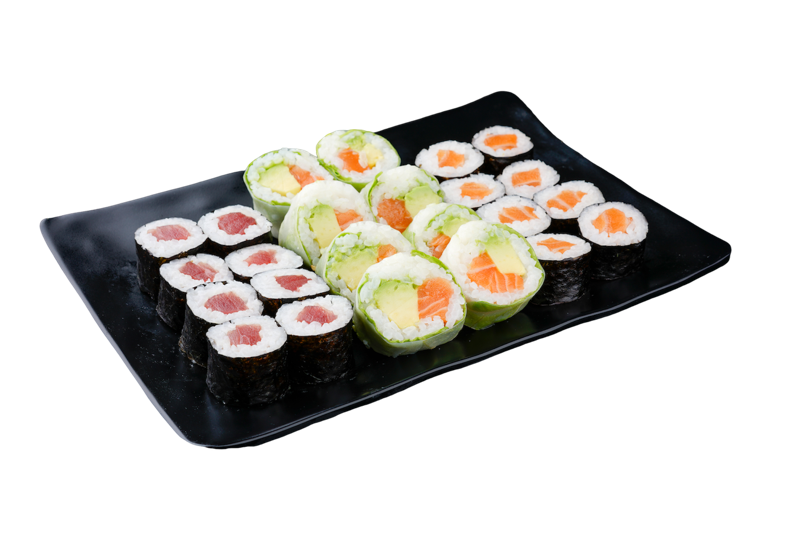 PL26. 8 Maki saumon, 8 Maki thon, 8 Printemps roll saumon avocat