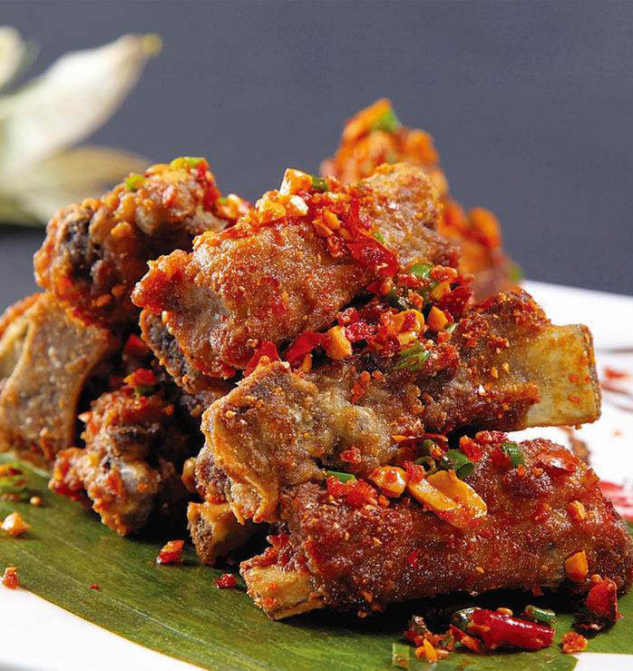 702.Travers de porc à la sichuanaise川味排骨