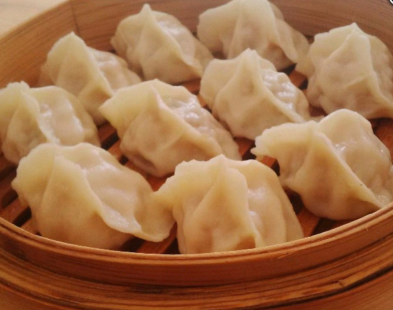 130, Raviolis frais maison à la vapeur (10pcs) 蒸饺