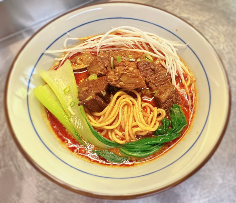 137. Soupe de nouilles au bœuf braisé 红烧牛肉面
