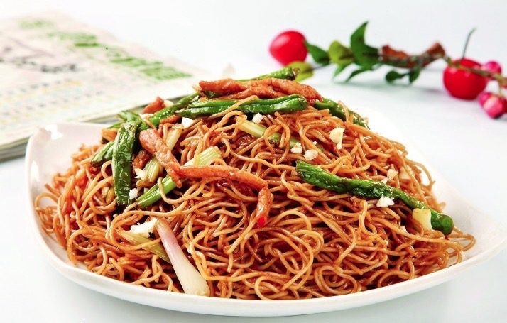 127.Nouilles maison vapeur,garnies d’œuf sauté鸡蛋蒸面