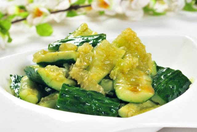 63.Salade de concombre à l’ail 拍黄瓜