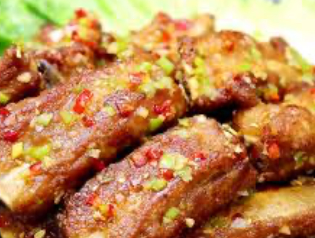 704.Travers de porc au sel parfumé椒盐排骨