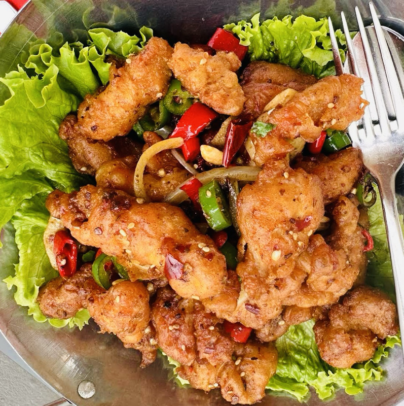 258.Marmite relevée au poulet croustillant干锅小酥肉