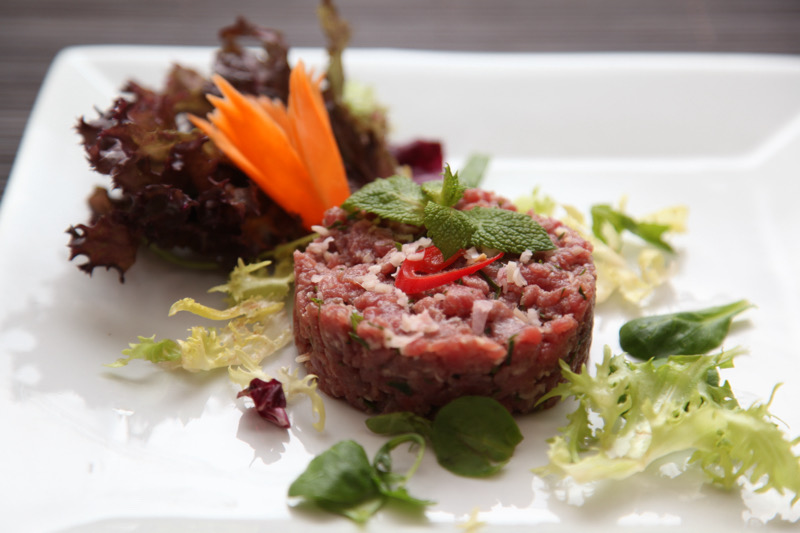 15. Tartare de bœuf cru à la citronnelle🌶️