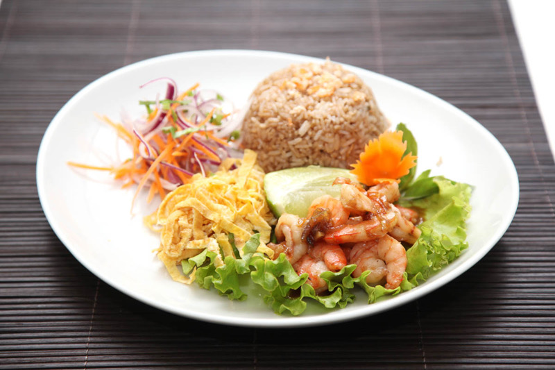 L6. Riz sauté aux crevettes (sauce kapi)