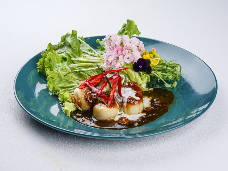 25. Coquilles St Jacques grillées à la sauce tamarin