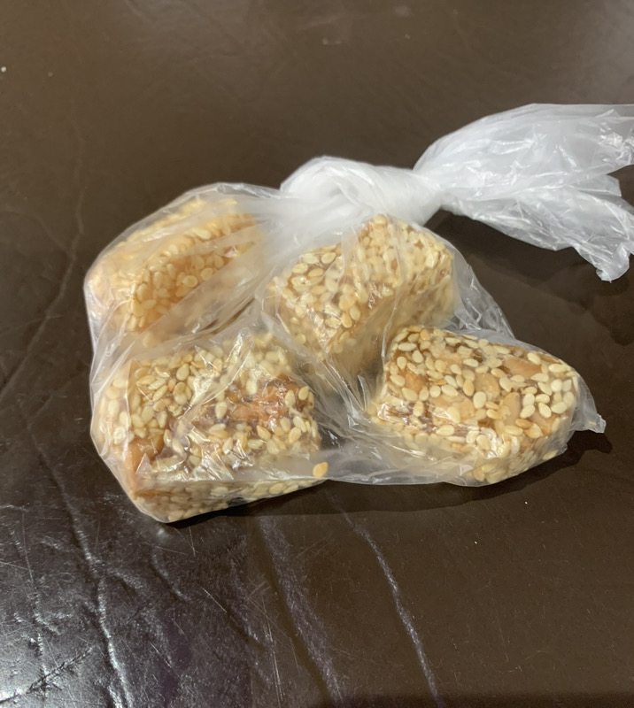 N4. nouga aux sésames 4 pièces