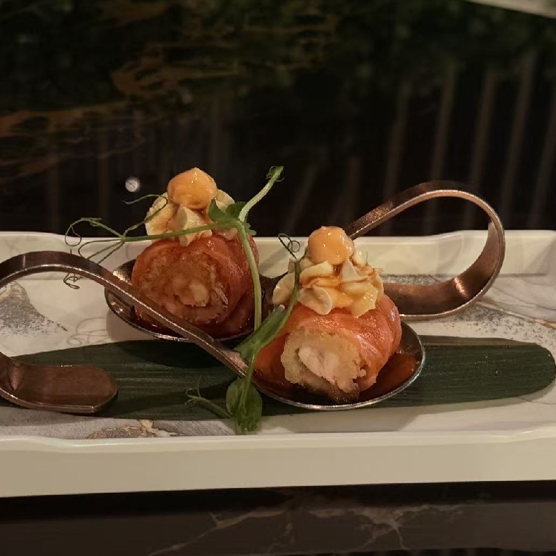 95. SALMON ROLL