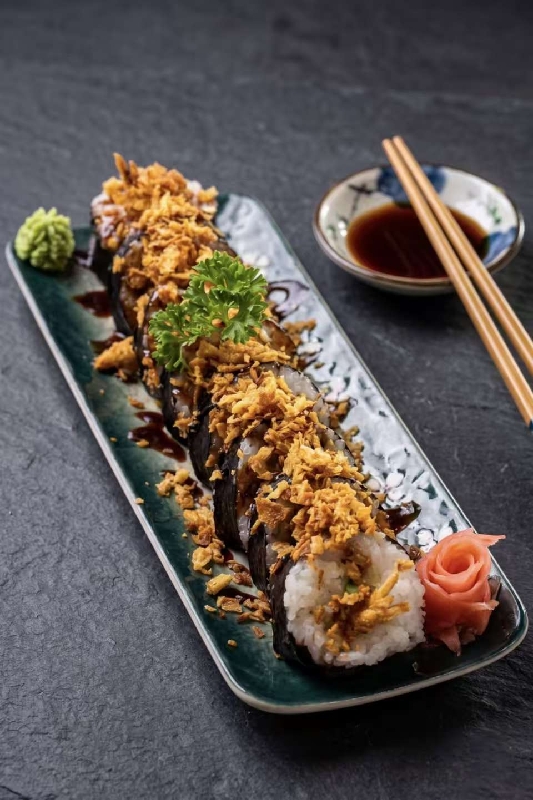 UZU8 Black Roll