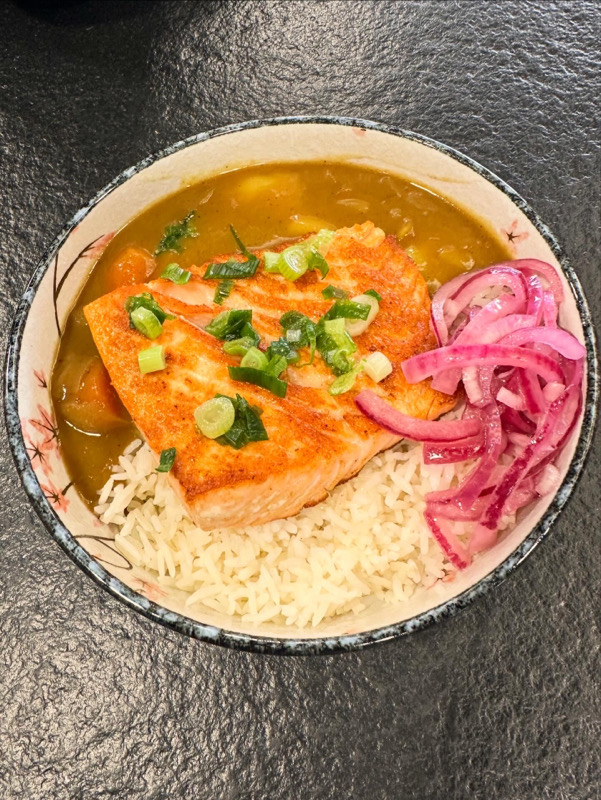 Samonkatsu - servi avec une soupe miso